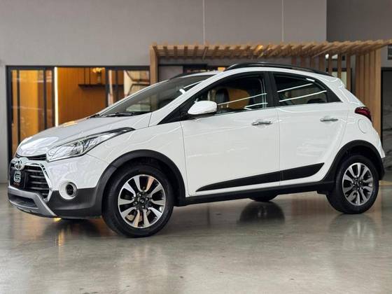 HYUNDAI HB20X 1.6 16V PREMIUM FLEX 4P AUTOMÁTICO HYUNDAI HB20X 1.6 16V PREMIUM FLEX 4P AUTOMÁTICO